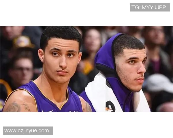 哈维西蒙斯：年轻天才如何在足球世界中崭露头角与追求卓越之路